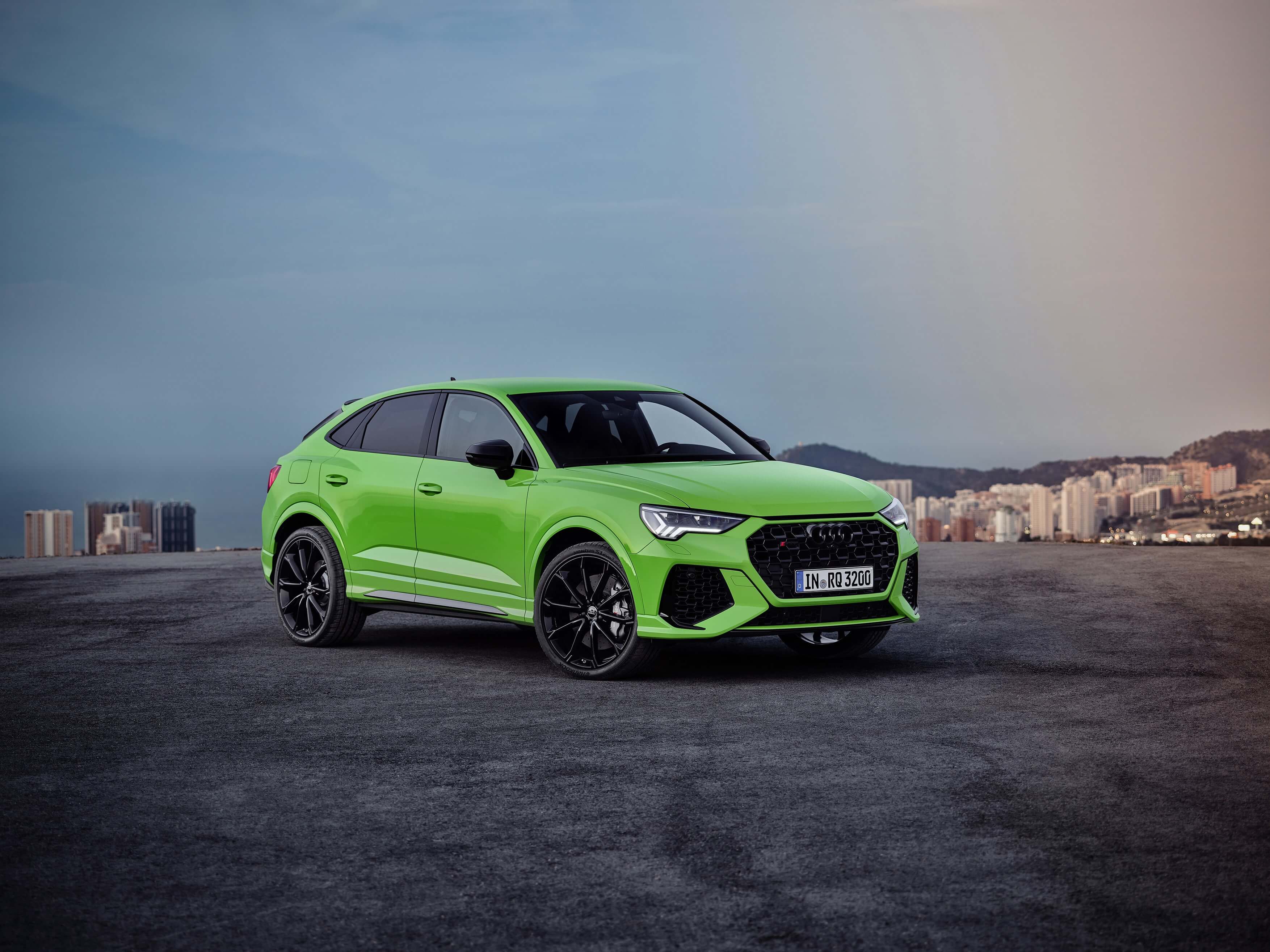 Audi rs шильдик